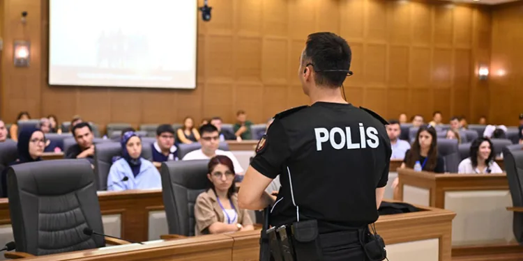 Büyükşehirde stajyerler oryantasyon eğitiminde