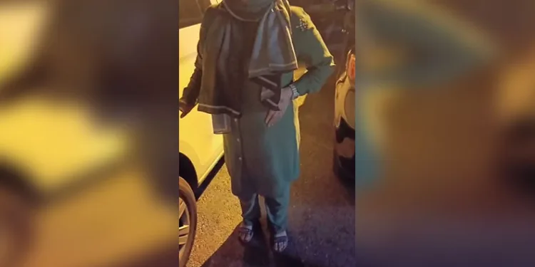 Hafif ticari araç bariyerlere ok gibi saplandı 2 kişi hayatını kaybetti