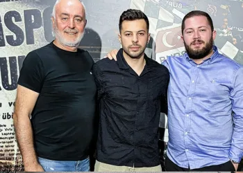 Rögarda mahsur kalan kargayı itfaiye kurtardı