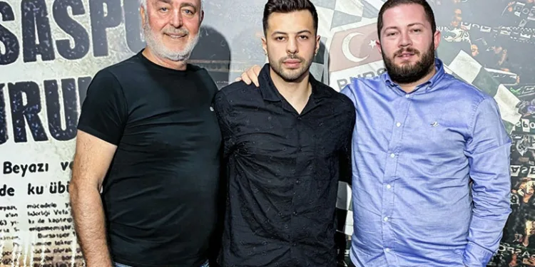 Rögarda mahsur kalan kargayı itfaiye kurtardı