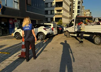 Nilüfer’de kent estetiğini bozan tabelalara müdahale