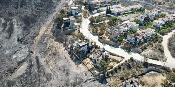 İzmir’in gözde yazlık merkezi hayalet kasabaya döndü
