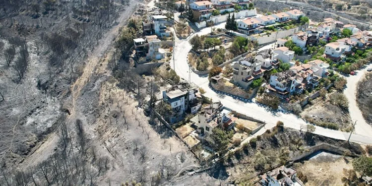 İzmir’in gözde yazlık merkezi hayalet kasabaya döndü