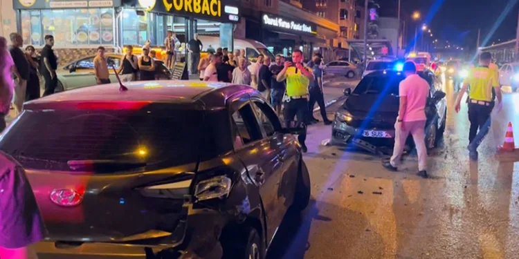 Alkollü sürücü makas atarken kaza yaptı: 2 yaralı