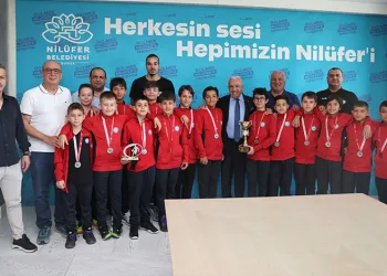 Şadi Özdemir başarılı sporcuları ağırladı