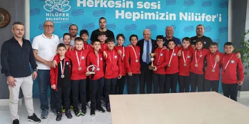 Şadi Özdemir başarılı sporcuları ağırladı