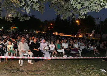 Osmangazi’de çocuklar açık hava sinemasında buluştu