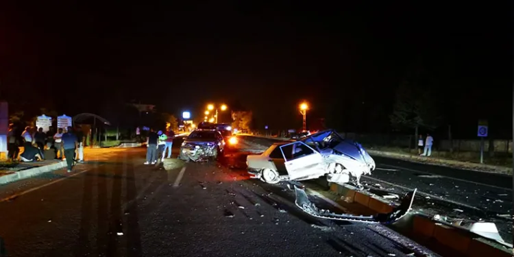 Elektrikli bisiklet ile motosiklet çarpıştı: 1 ağır yaralı