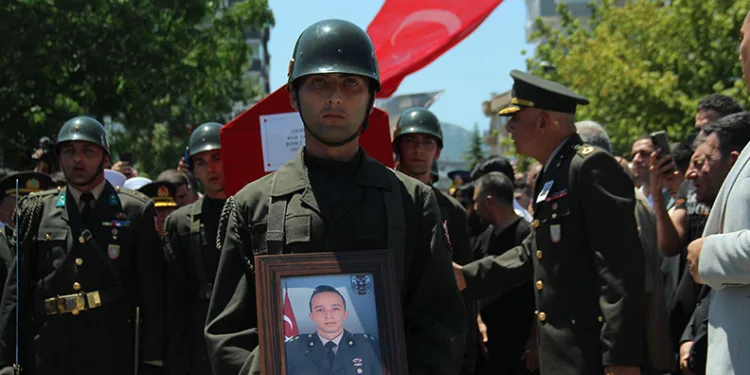 Şehit annesinden son veda