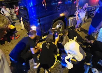 Bursa’da motosiklet TIR’ın altına girdi