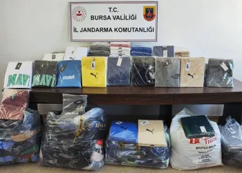 Bursa’da Kaçak Kıyafet Operasyonu