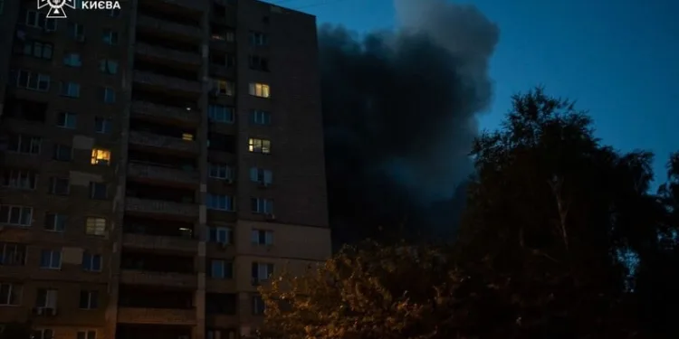 Televizyonun patlaması 3 katlı evi küle çevirdi