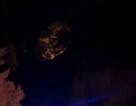 Kağıthane’de moloz yüklü hafriyat kamyonu devrildi: 1 yaralı