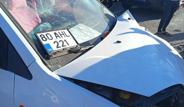 Kağıthane’de moloz yüklü hafriyat kamyonu devrildi: 1 yaralı