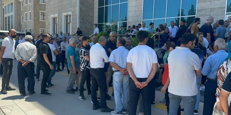 Güreşçinin dirseği kırıldı