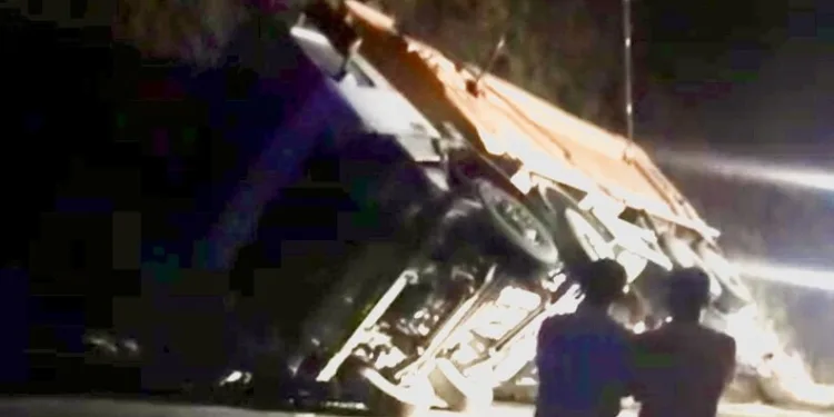 Kastamonu’da hafif ticari araç yamaca çarptı: 1 yaralı