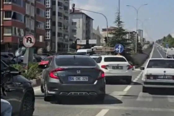 Tırpanla ot biçerken parmağını kopardı