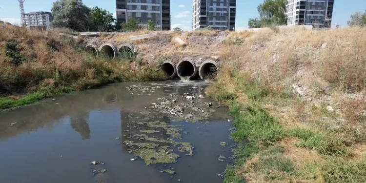 ‘Uyuşturucu ticareti’ suçundan yargılanan sanığa 15 yıl 9 ay hapis cezası