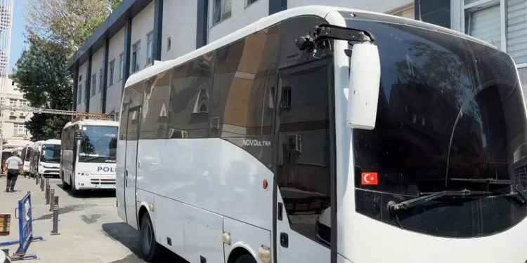 Aydın açıklarında 24 düzensiz göçmen yakalandı