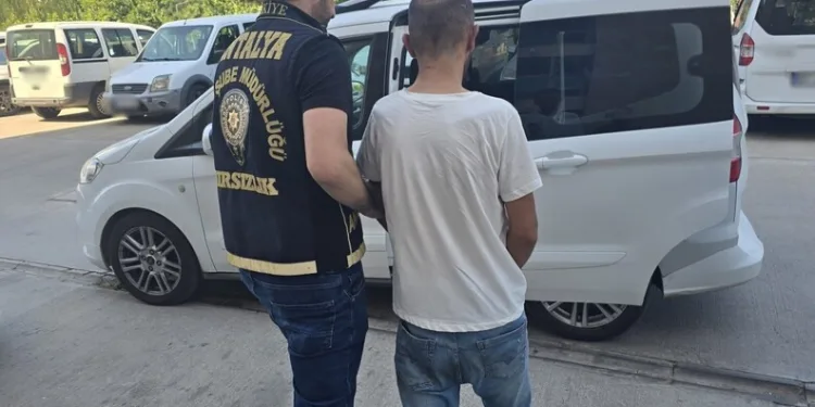 Aydın açıklarında 24 düzensiz göçmen yakalandı