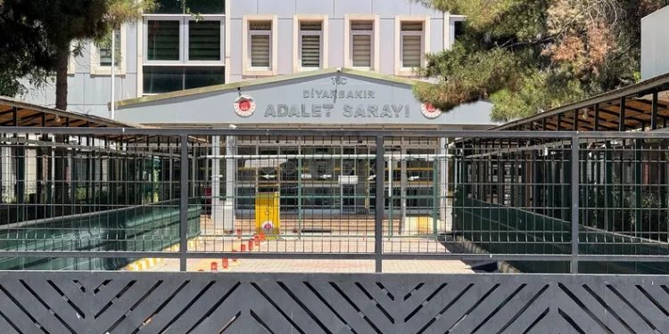 Eşini ütüyle öldüren zanlıya ağırlaştırılmış müebbet
