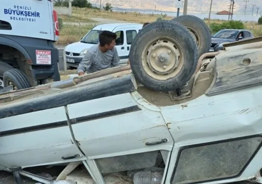 Burdur’da iki otomobil çarpıştı: 2 yaralı