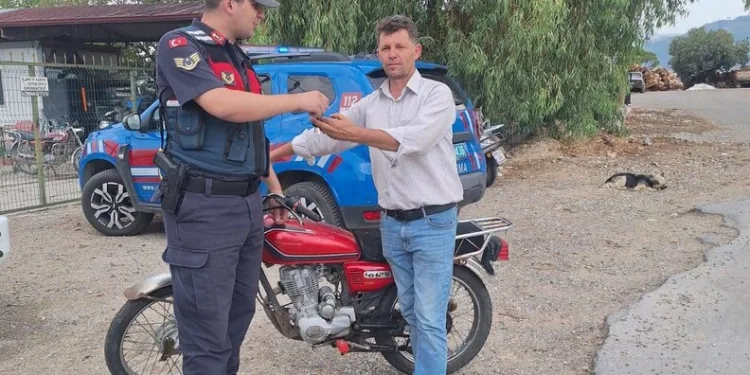 Burdur’da iki otomobil çarpıştı: 2 yaralı