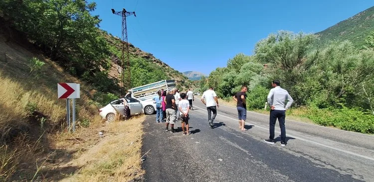 Burdur’da iki otomobil çarpıştı: 2 yaralı