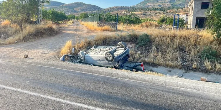 Burdur’da iki otomobil çarpıştı: 2 yaralı