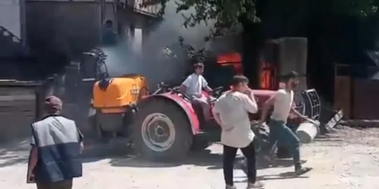 Suriye’de mühimmat deposunda yaşanan patlama Hatay’da hissedildi