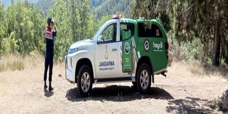Kavgayı ayırmaya çalışırken öldüresiye dövülen genç 1 haftadır yaşam mücadelesi veriyor
