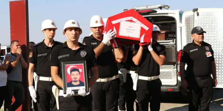 Balya yapan çiftçi anız yangınını fark etti: 5 dekar alan kül oldu