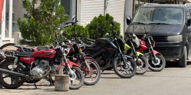 Balya yapan çiftçi anız yangınını fark etti: 5 dekar alan kül oldu