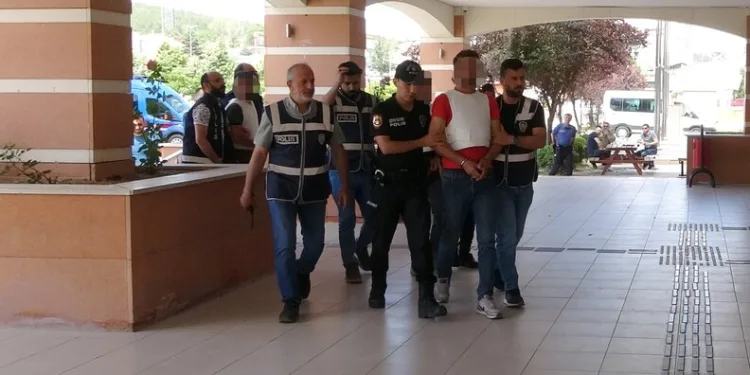 Bakan Yerlikaya: “FETÖ’ye yönelik düzenlenen operasyonlarımızda 77 şüpheliyi yakaladık”