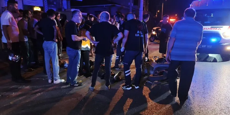 Elektrikli bisiklet ile motosiklet çarpıştı: 1 ağır yaralı