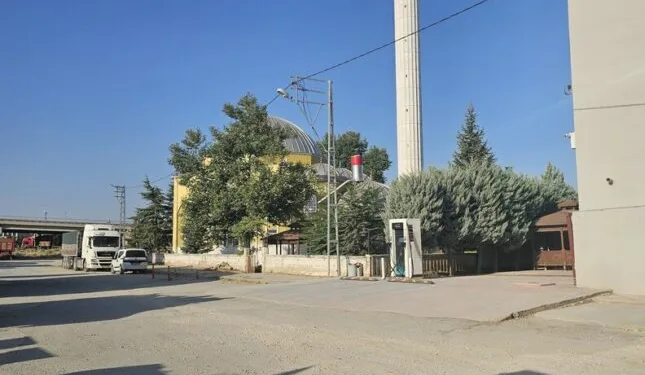 Elektrikli bisiklet ile motosiklet çarpıştı: 1 ağır yaralı