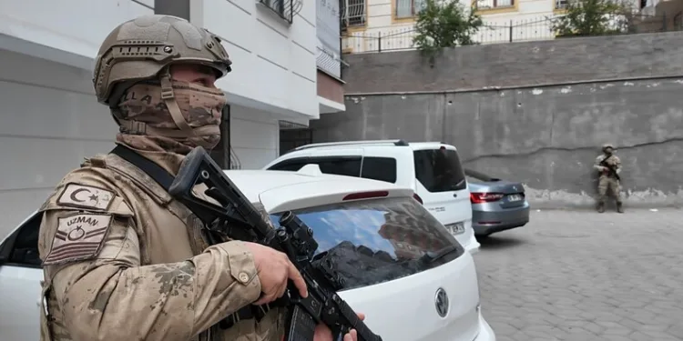 Osmaniye’de anız yangını dron ile görüntülendi