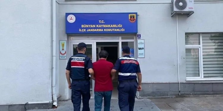 FETÖ üyesi şahıs jandarmadan kaçamadı