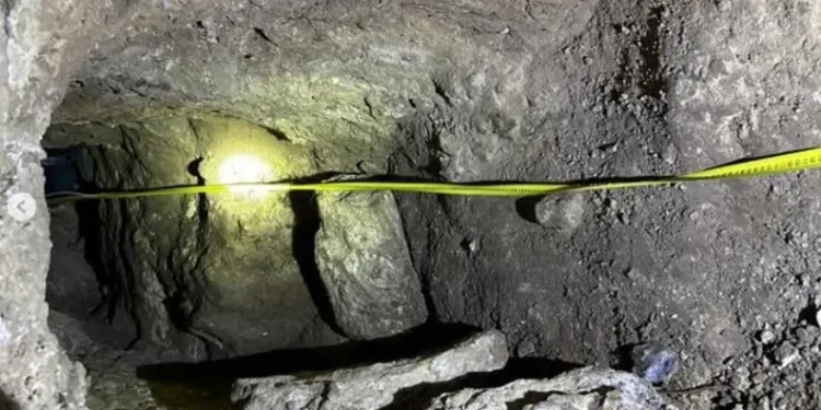 Kazdıkları 14 metrelik tünelde suçüstü yakalandılar