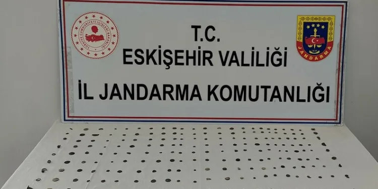 Kazdıkları 14 metrelik tünelde suçüstü yakalandılar