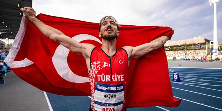 Berke Akçam’dan altın madalya