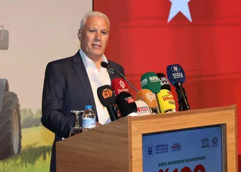 Bozbey’den çiftçilere: “Allah aşkına anız yakmayın”