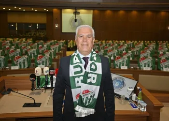 Bursaspor taraftarından, Bozbey’e teşekkür yağmuru