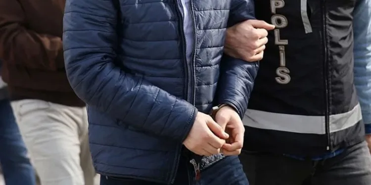 FETÖ üyesi eski istihbaratçı yakalandı