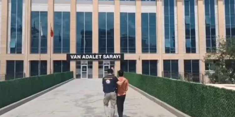 Van’da 2 organizatör tutuklandı