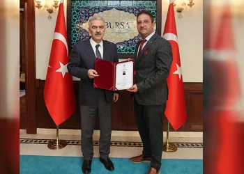 Osman Başeğmez’den Vali Ayyıldız’a veda ziyareti