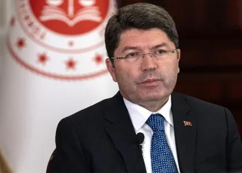 “Özgür Özel’in iki seçeneği var”