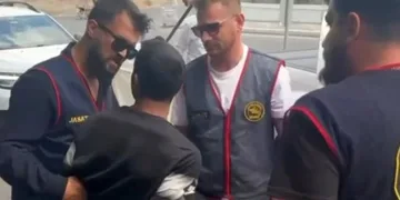 Denize giren vatandaşın motosikleti çalındı