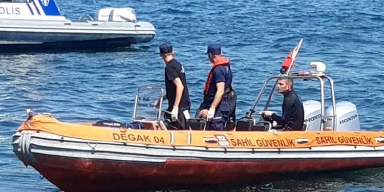 Büyükada sahilde erkek cesedi bulundu