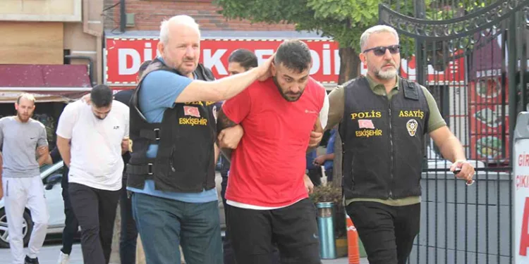 2 kişinin öldüğü, 1 kişinin ağır yaralandığı kavgada 4 tutuklama